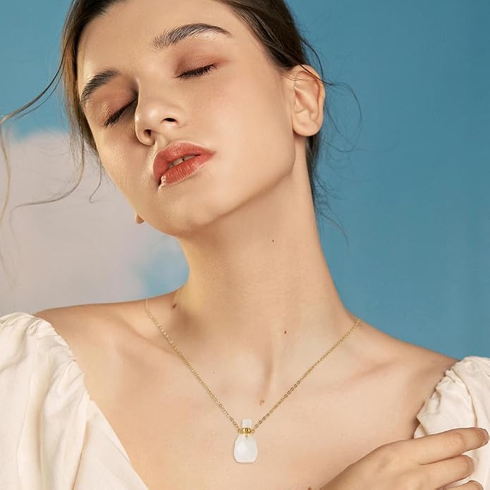 SUPERFINDINGS 2Pcs Perfume Bottle Necklace Essential Oil Diffuser Necklace Natural Crystal Perfume Bottle Pendant with 304 Stainless Steel Chain Gemstone Vial Pendant for Woman Men