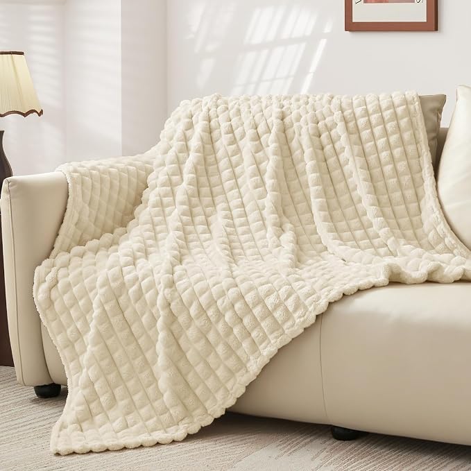 BEDELITE 3D Checked Beige Fleece Throw Blanket for Couch, 50x60 Inches | Soft Warm Fuzzy Fluffy Blanket for Bed Sofa, Lightweight Plush Cozy Blankets for Home Room Decor, Gift for Women, All Season