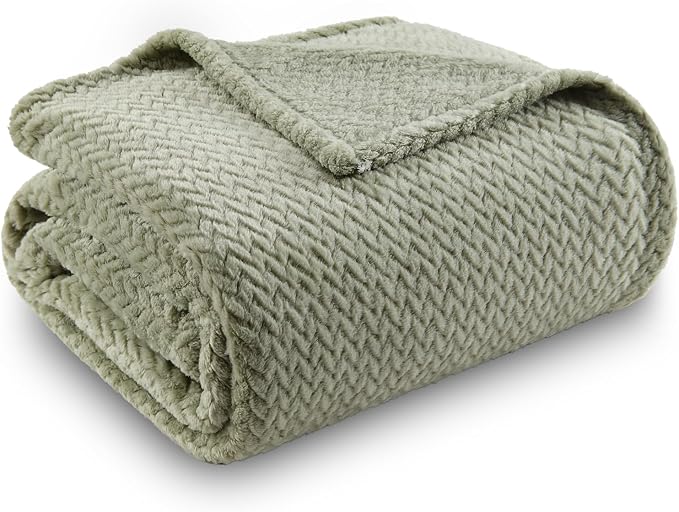 NEWCOSPLAY Fleece Leaves Pattern Twin Blanket, Sage Green, 60"x80" | Super Soft Throw Blanket, Lightweight Cozy Bed Sofa Blanket, Premium Silky Flannel Fleece, Travel Blanket for All Season Use