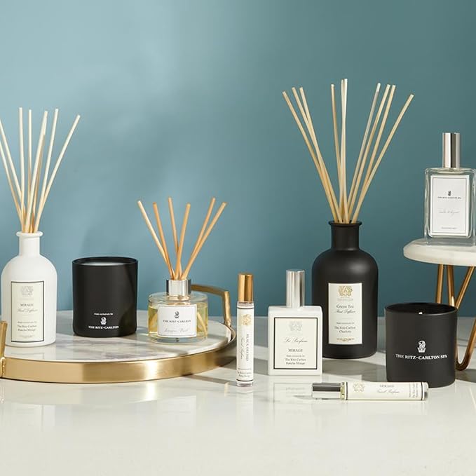 The Ritz-Carlton Candle - Amelia Island - Tranquil Waters - Gift Boxed - Notes of Citrus, Jasmine, Lily, Musk - 9oz