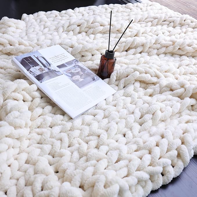 Maetoow Chenille Chunky Knit Blanket Throw (40×50 Inch), Handmade Warm & Cozy Blanket Couch, Bed, Home Decor, Soft Breathable Fleece Banket, Christmas Thick and Giant Yarn Throws,Cream
