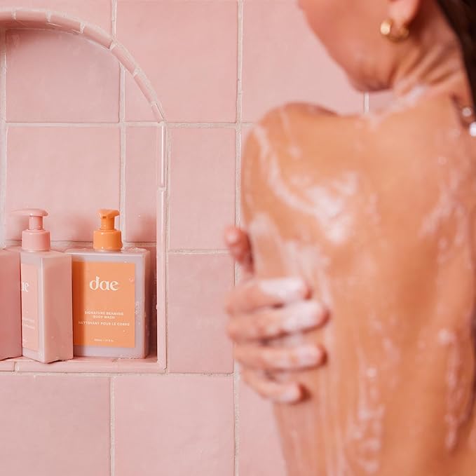 DAE Signature Beaming Body Wash - Softens, Nourishes & Locks in Moisture (10 oz)
