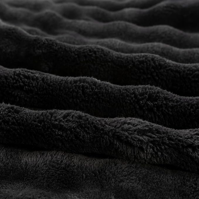 YUSOKI 3D Fleece Bubble Throw Blanket,Black, 50"x60" | Ultra Soft, Non-Shedding, Lightweight for All Season Use, stays fluffy after repeated washes, Perfect Gifts, Machine Washable