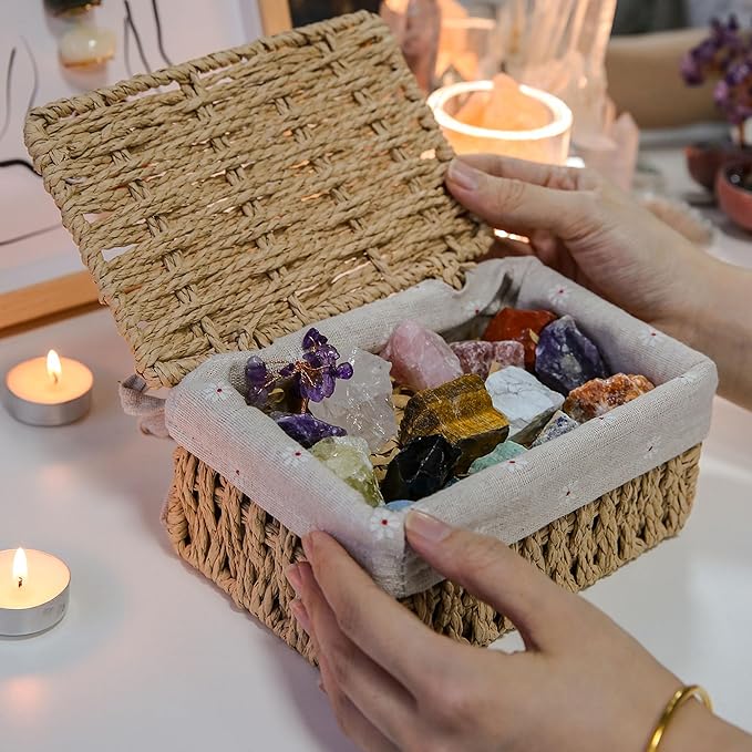 MYDAYS&DESIGN 18Pcs Crystals and Healing Stones Set in Rattan Box, 17 Raw Chakra Stones, 1 Amethyst Tree, Guide for Beginners, Meditation Yoga Home Decor, Gifts for Women Valentine's Day