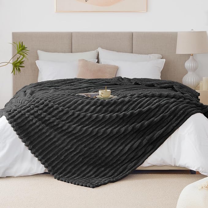 EXQ Home Gentle Soft Fleece Black Blanket Full Size– Cozy Lightweight Blanket for Couch Bed – All-Season Warm Fuzzy Flannel Blanket for Women Mom Her – Gifts for Birthday(84"x90",Black)