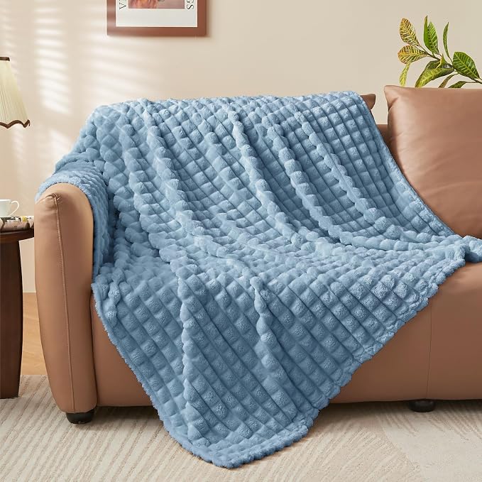 BEDELITE 3D Checked Blue Fleece Twin Throw Blanket for Bed, 60x80 Inch | Soft Warm Fuzzy Fluffy Blanket for Couch Sofa, Lightweight Plush Cozy Throws for Home Room Decor, Gift for Women, All Season