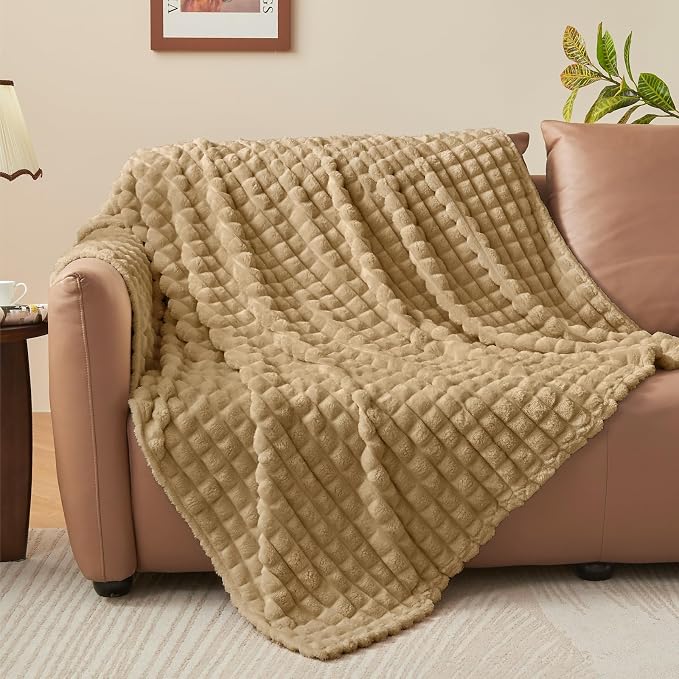 BEDELITE 3D Checked Camel Fleece Throw Blanket for Couch, 50x70 Inch | Soft Warm Fuzzy Fluffy Blanket for Bed Sofa, Lightweight Plush Cozy Blankets for Home Room Decor, Gift for Women, All Season