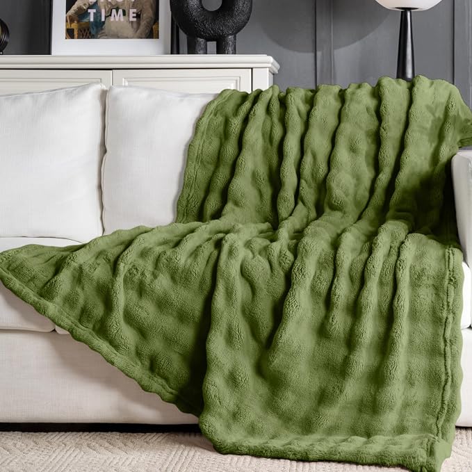 Faux Fur Bed Blankets King Size Green, Soft Fluffy Bubble Blanket for Couch Sofa, Thick Warm Plush Fuzzy Rabbit Fur Large Blanket for All Season Use, 90"X 90"
