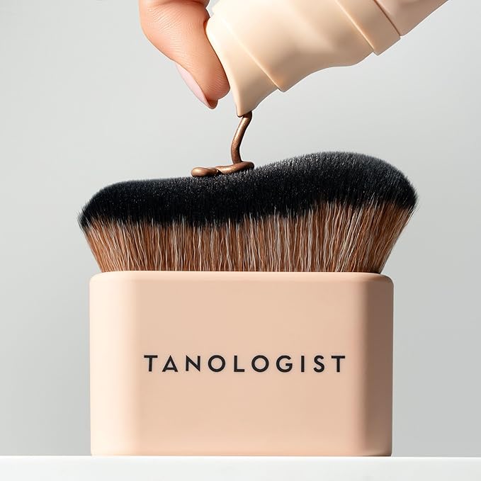 Tanologist Blending Brush, For Tanning Mousse, Water & Gradual Tanning Lotion, Streak-Free Self-Tanner Application, Contour & Define Face & Body, Vegan & Cruelty-Free Body Brush, 1 Count