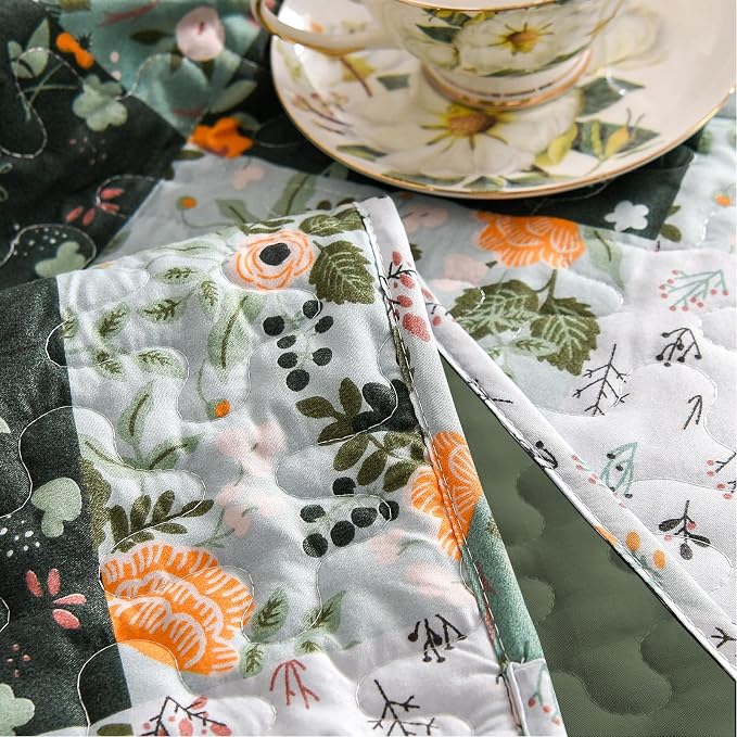 Exclusivo Mezcla Reversible Boho Quilted Throw Blanket, 50"x 60" | Lightweight Summer Quilt Throw, Designed for Bed/ Couch/ Sofa, Green Patchwork Pattern