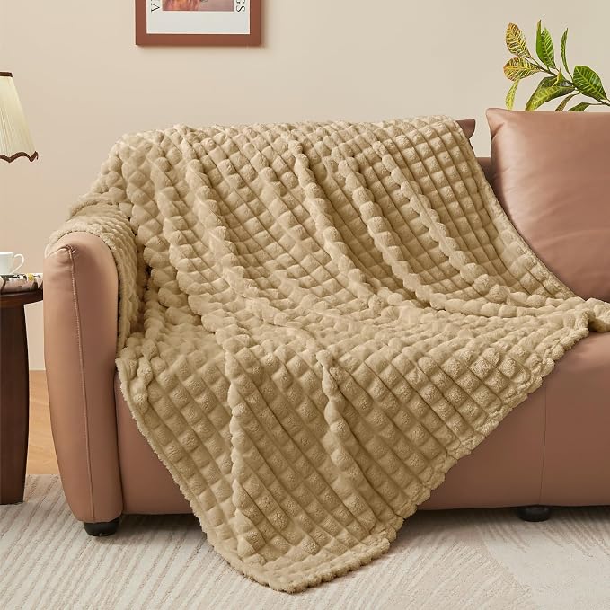 BEDELITE 3D Checked Camel Fleece Twin Throw Blanket for Bed, 60x80 Inch | Soft Warm Fuzzy Fluffy Blanket for Couch Sofa, Lightweight Plush Cozy Throws for Home Room Decor, Gift for Women, All Season