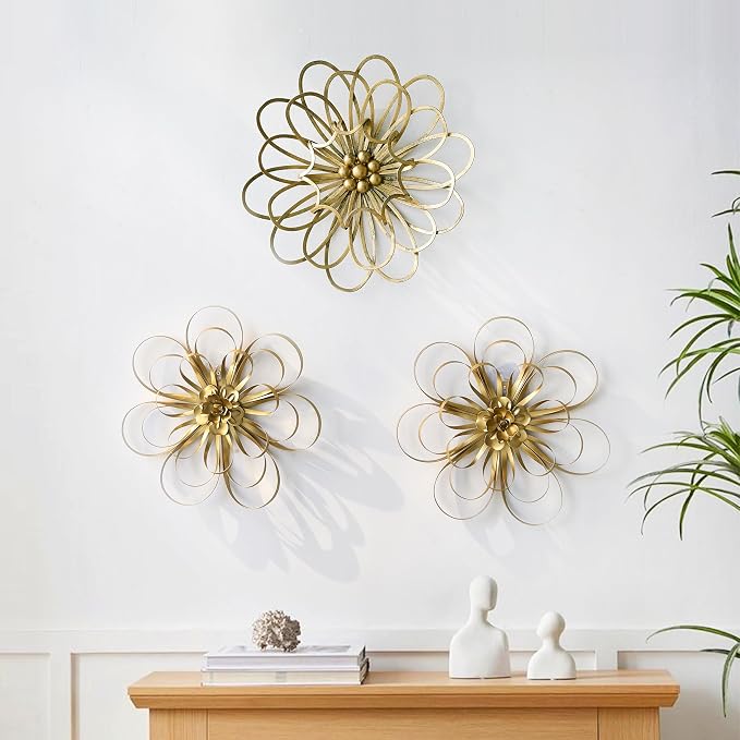 Remenna Metal Flowers Wall Decor, Metal Rustic Wall Art Decoration Farmhouse Wall Decorations Multiple Floral Hanging Decor for Bathroom Living Room Home Office Garden Kitchen 13inch (Rustic Gold)