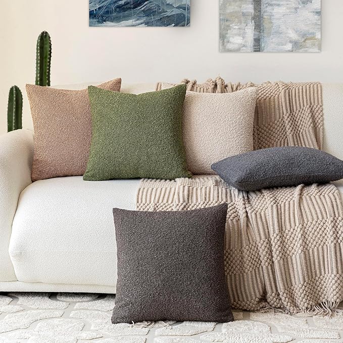 Foindtower Pack of 2 Modern Textured Boucle Throw Pillow Covers Accent Solid Decorative Pillow Cases Cozy Woven Couch Cushion Case for Chair Sofa Bedroom Living Room Home Decor, 20 x 20 Inch,Green