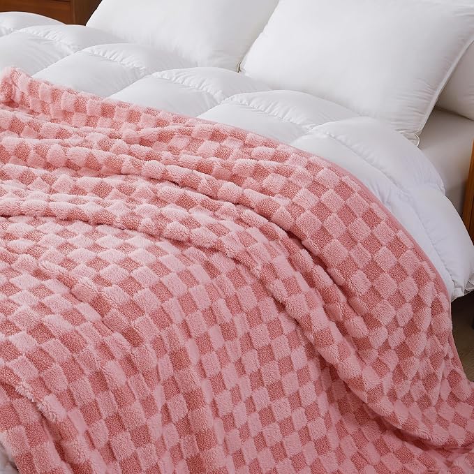 Luxury 3D Checkered Throw Blanket Reversible Thick Warm Blankets for Couch | Soft Velvet Flannel Fuzzy Plush Gift for Women