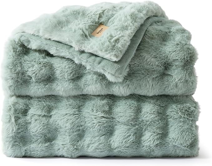 Bedsure GentleSoft Bubble Faux Fur Blankets Queen Size, Fluffy Fuzzy Queen Blanket for Bed, Soft Cozy Faux Fur Bedding for Winter, Thick Warm Plush Bed Cover, Sage Green, 90x90