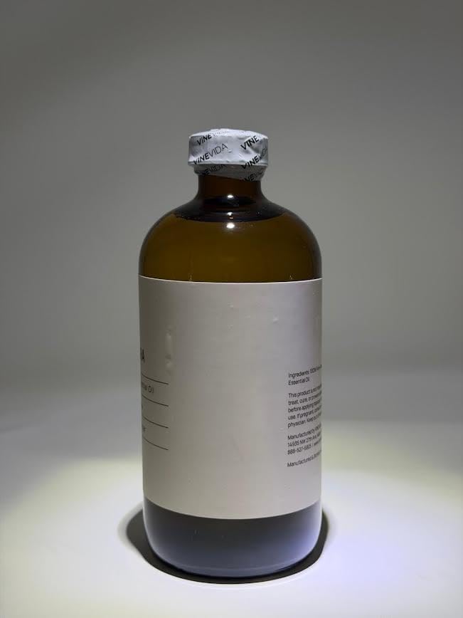 VINEVIDA Ravensara Essential Oil 16 oz