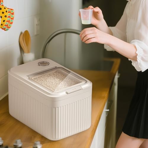 Pet Food Container Sealed Weatherproof Airtight Treat Dispenser