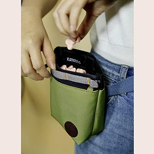 Dog Treat Pouch with Pet Training Clicker, Dog Training Treat Pouch Kit, Magnetic Closure, Hands-Free Training (Green)