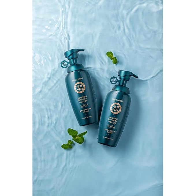 DAENG GI MEO RI - Shampoo for Oily Hair - Korean Scalp Care, Sebum Control, Herbal Extracts - K-Beauty Hair Cleanser - 400ml 13.5FL OZ, Heartleaf 어성초