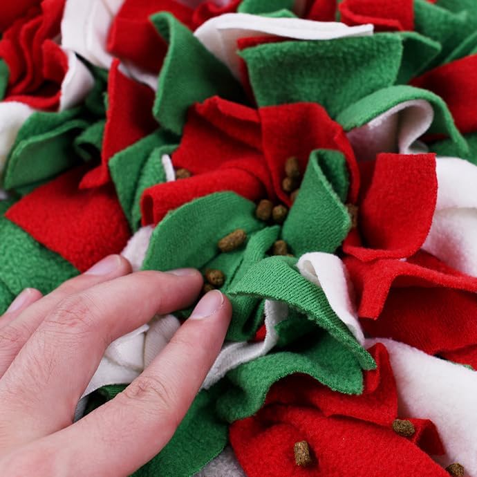 Vedem Small Animal Snuffle Mat Fleece Foraging Mats Interactive Feeding Toy Rabbit Guinea Pig Rat Hamster Anti Slip Treat Dispenser (Green/Red/White)