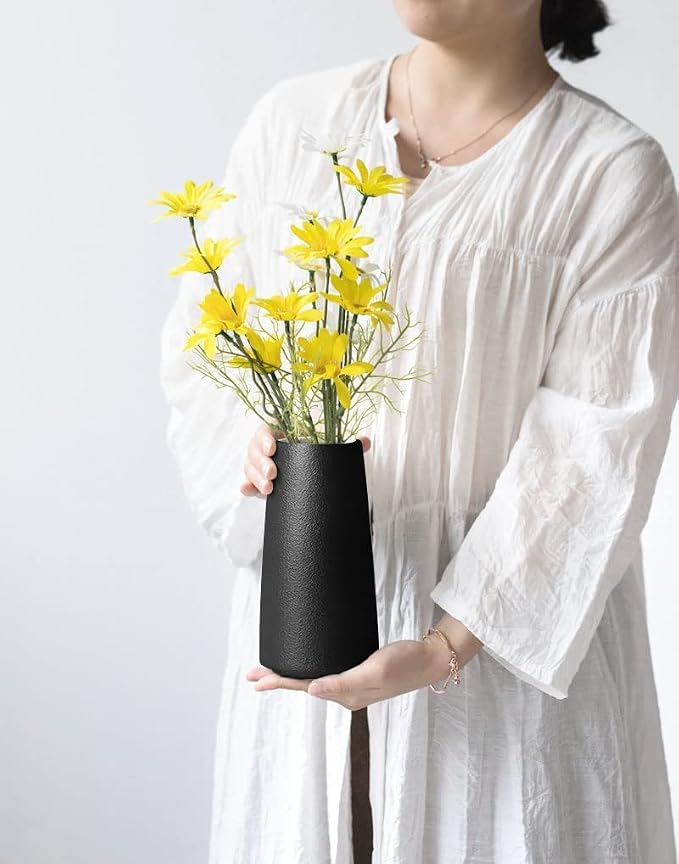 Black Ceramic Vase - Modern Flower Vase for Home Decor - Cute Vase for Pampas Grass - Desk Aesthetic Room Decor- Farmhouse Decor - Living Room - Dining Table - Office - Kitchen Shelf