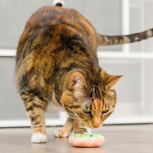 Huxley & Kent Plush Cat Toy - Holiday Interactive Catnip Toy for Cats & Kittens - Soft with Crinkle & Catnip - Fun Indoor Play - Lit Donut & Peppermint Candy 2pk