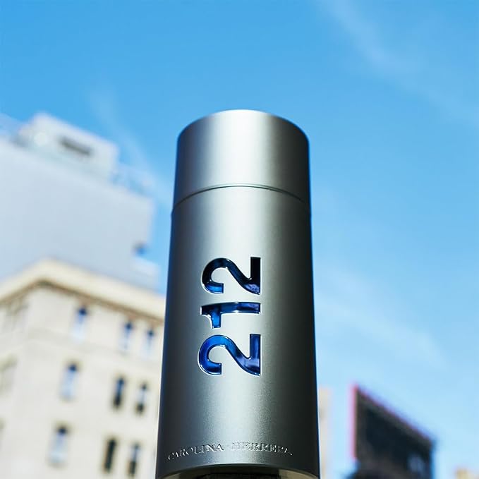Carolina Herrera 212 Men Fragrance For Men - Timeless Scent - Warm Sandalwood - Fresh Notes - Beautifully Bright Fragrance - Energetic Green With Sensual Peppery Spices - Edt Spray - 1.7 Oz