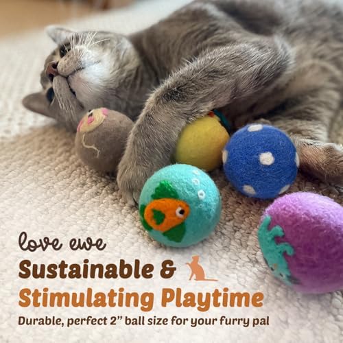 Love Ewe Wool Cat Toys 3 Pack, 5in Mouse w/Bell & 2in Ball