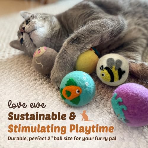Love Ewe Wool Cat Toys Ball 3 Pack, 2-inch Flower and Bee