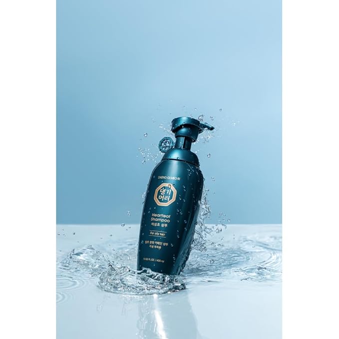 DAENG GI MEO RI - Shampoo for Oily Hair - Korean Scalp Care, Sebum Control, Herbal Extracts - K-Beauty Hair Cleanser - 400ml 13.5FL OZ, Heartleaf 어성초