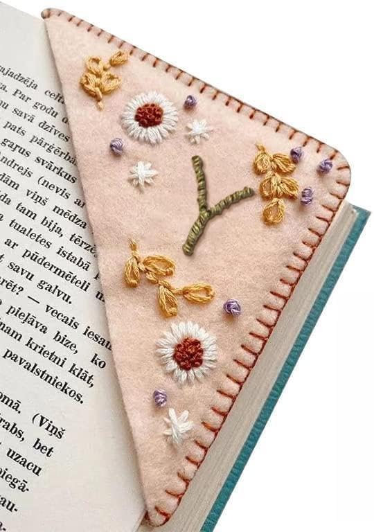 MOTEERLLU Personalized Hand Embroidered Corner Bookmark,Felt Triangle Page Stitched Handmade Bookmark,Unique Cute Flower Letter Embroidery Bookmarks Accessories for Book Lovers(Spring-y)
