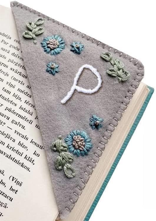 MOTEERLLU Personalized Hand Embroidered Corner Bookmark,Felt Triangle Page Stitched Handmade Bookmark,Unique Cute Flower Letter Embroidery Bookmarks Accessories for Book Lovers(Winter-p)