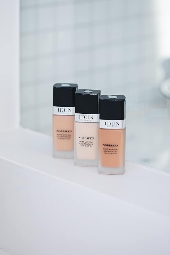 IDUN Minerals Liquid Norrsken Foundation - Silky Smooth Coverage - Luminous, Dewy Finish for Dry and Dull Skin - Water Resistant and Vegan Makeup - 220 Runa - Neutral Olive Beige - 1.01 oz