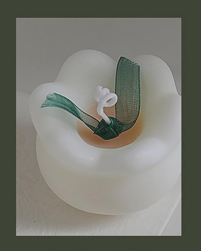 Lily of The Valley Shaped Scented Candle,80G Aesthetic Flower Shaped Soy Wax Aroma Decorative Candle for Table Photo Prop Birthday Gift,Prefect for Meditation Stress Relief Mood Boosting