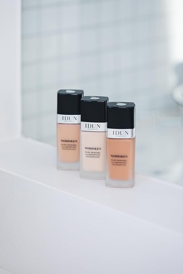 IDUN Minerals Liquid Norrsken Foundation - Silky Smooth Coverage - Luminous, Dewy Finish for Dry and Dull Skin - Water Resistant and Vegan Makeup - 209 Svea - Warm Medium - 1.01 oz