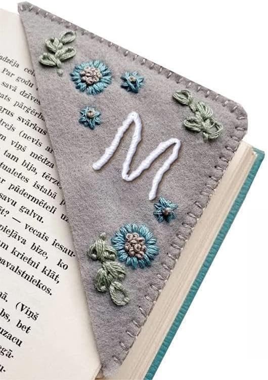 MOTEERLLU Personalized Hand Embroidered Corner Bookmark,Felt Triangle Page Stitched Handmade Bookmark,Unique Cute Flower Letter Embroidery Bookmarks Accessories for Book Lovers(Winter-m)