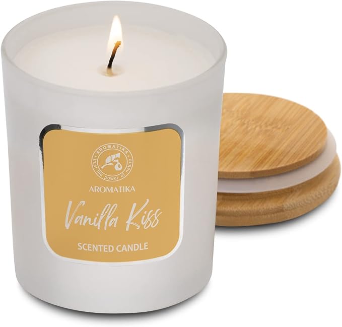 Scented Candle Vanilla Kiss - Aromatherapy Candle - Soywax Candle with Vanilla Extract - Up to 45 Hours Burn Time - Glass Candle Gift - Home Scented Candles - Luxury and Sensual Soy Wax Candle