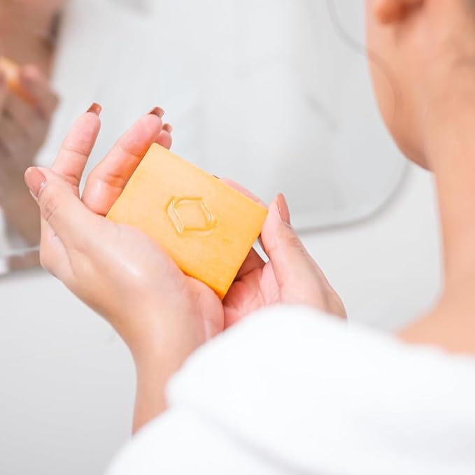 Relumins Triple Glow Bar Soap – Professional Spa Formula – Deep-Cleansing Plant-Based Skincare Bar with Gentle Exfoliation and Skin-Smoothing Benefits – Rich Lather for Daily Use – 135g