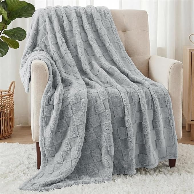 Utopia Bedding Plush Checkered Fleece Blanket Cool Grey Throw (50x60 Inch) | Soft, Cozy, Couch, Bed, Home Decor, Travel Friendly, Throws, Gift for Women and Men
