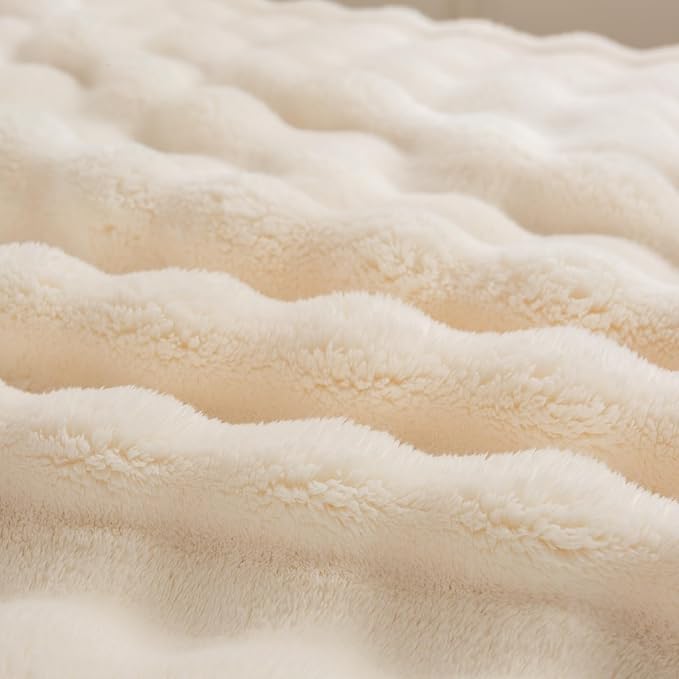 YUSOKI 3D Fleece Bubble Twin Size Blanket, Ivory, 60"x80" | Ultra Soft, Non-Shedding, Lightweight for All Season Use, stays fluffy after repeated washes, Perfect Gifts, Machine Washable