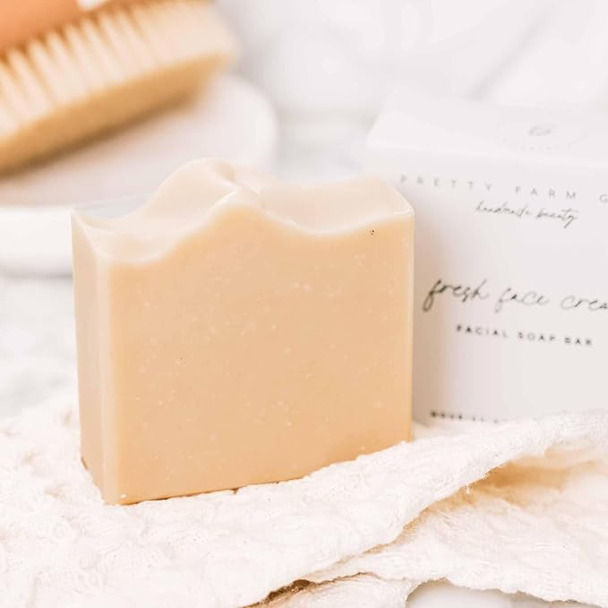 Pretty farm girl Facial Cleansing Bar – Tallow & Goat Milk Soap with Lavender & Frankincense – Gentle Face Cleanser for Sensitive Skin, 5oz
