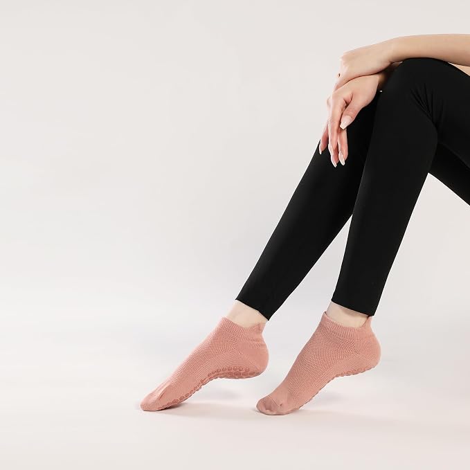 loudashuaiqi Grip Pilates Socks Non Slip Athletic Yoga Socks with Grips for Women Grippy socks for Hospital Workout Barre