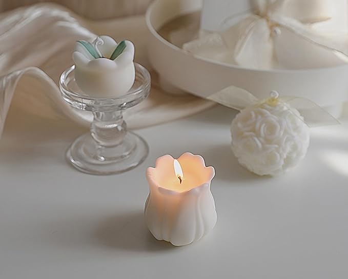Lily of The Valley Shaped Scented Candle,80G Aesthetic Flower Shaped Soy Wax Aroma Decorative Candle for Table Photo Prop Birthday Gift,Prefect for Meditation Stress Relief Mood Boosting