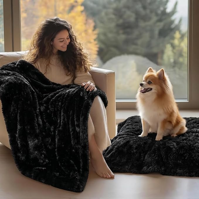 Dog Blanket Waterproof Fluffy Faux Fur Blanket Pet Blankets Liquid Pee Proof Throw Blanket for Couches Beds Sofa Reversible Furniture Protector Cover Cozy Washable 40"x28" Black
