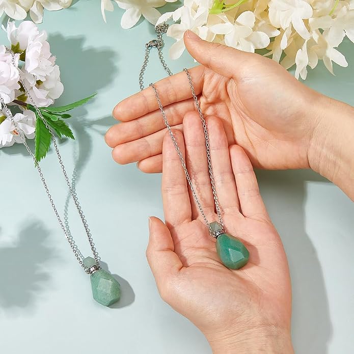 SUPERFINDINGS 2Pcs Perfume Bottle Necklace Essential Oil Diffuser Necklace Natural Crystal Perfume Bottle Pendant with 304 Stainless Steel Chain Gemstone Vial Pendant for Woman Men