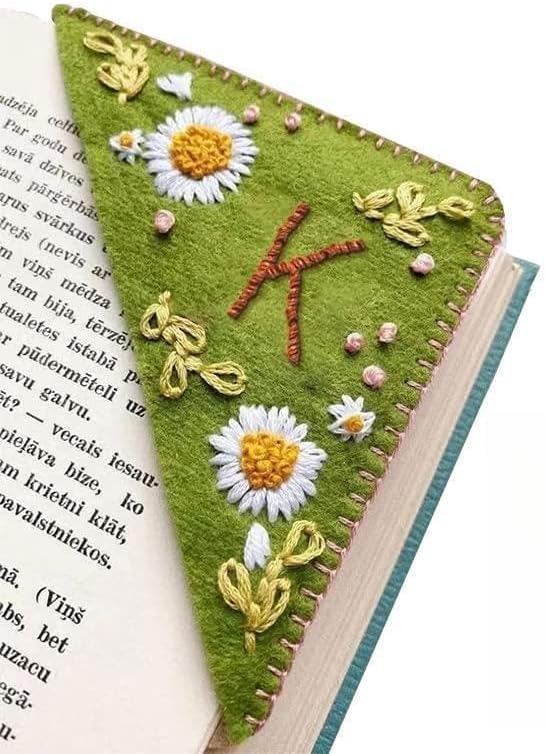 MOTEERLLU Personalized Hand Embroidered Corner Bookmark,Felt Triangle Page Stitched Handmade Bookmark,Unique Cute Flower Letter Embroidery Bookmarks Accessories for Book Lovers(Summer-k)