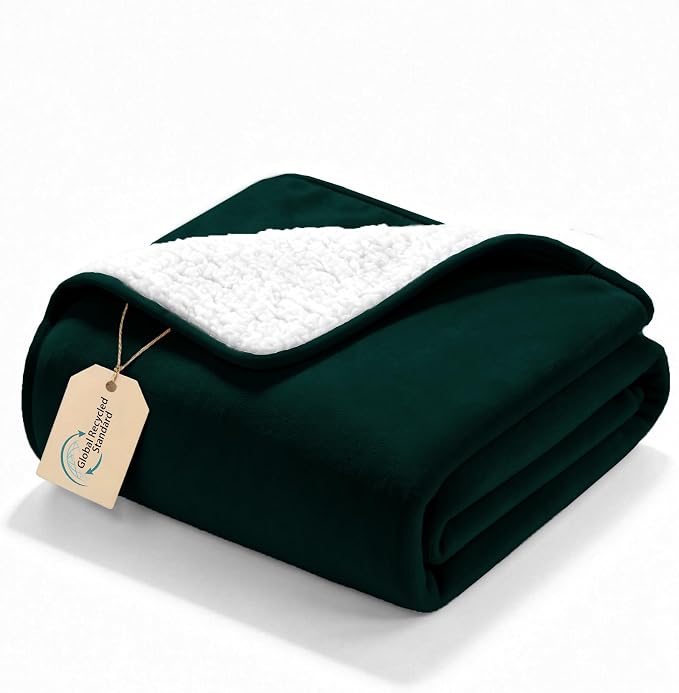 gogobunny Waterproof Bed Blanket, Reversible Sherpa Fleece Throw Blanket for Dog Puppy Cat, Furniture Cover Protects Bed Couch Sofa from Liquid Pee and Pet Fur (Forest Green, 25x35 inches)