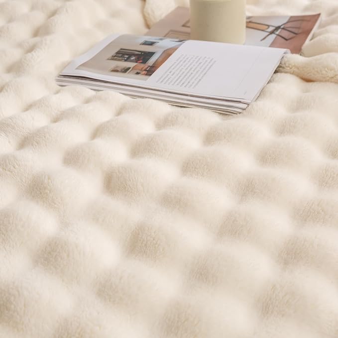 YUSOKI 3D Fleece Bubble Queen Size Blanket,Ivory, 90"x90" | Ultra Soft, Non-Shedding, Lightweight for All Season Use, stays fluffy after repeated washes, Perfect Gifts, Machine Washable