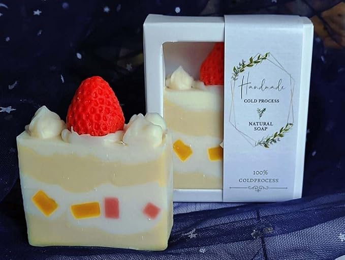 White Barn - Bath & Body Works- 3-Wick Scented Candle 14.5 OZ Burns 25-45 Hours with Strawberry Cake Soap Natural (Rose Water & Ivy)