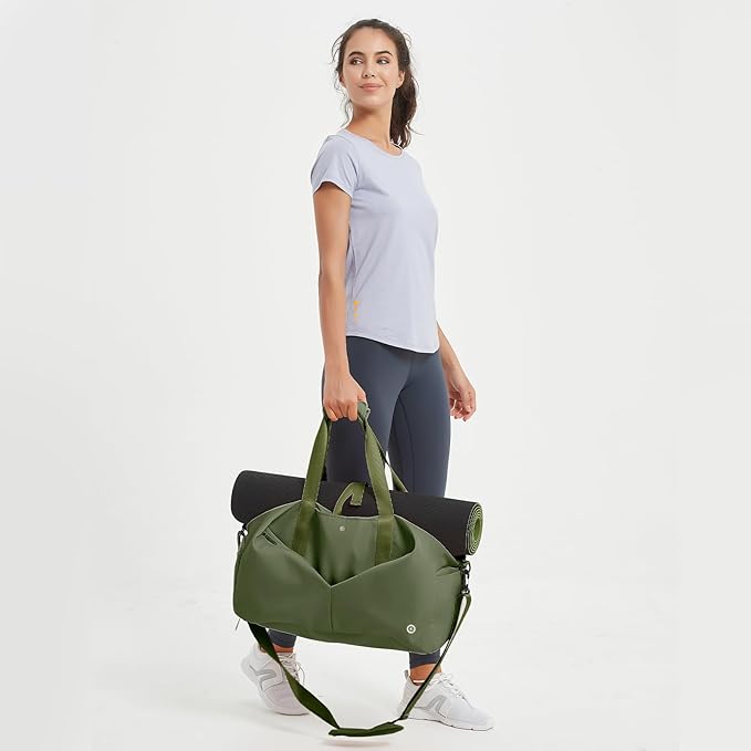 Ceneda 20" Gym Bag for Women with Wet Pocket & Shoe Compartment, Lightweight Duffel Waterproof Carry On Duffle for Travel, Yoga, Overnight (Green)